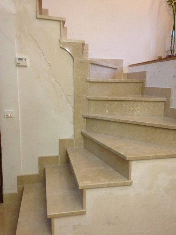escalier-bois-15-travaux-pendant-pose-de-marbre-texas-batiment-min