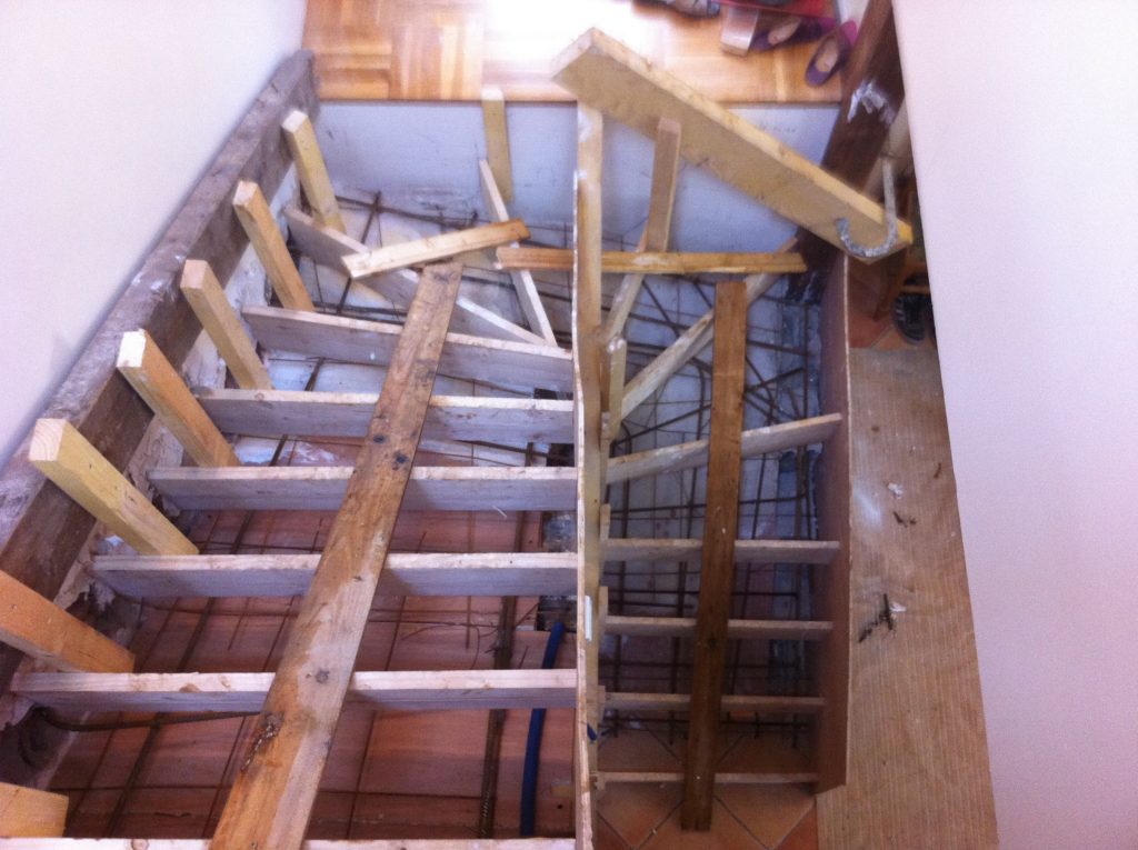 escalier-bois-9-travaux-creation-pendant-coffrage-ferraillage-texas-batiment-min