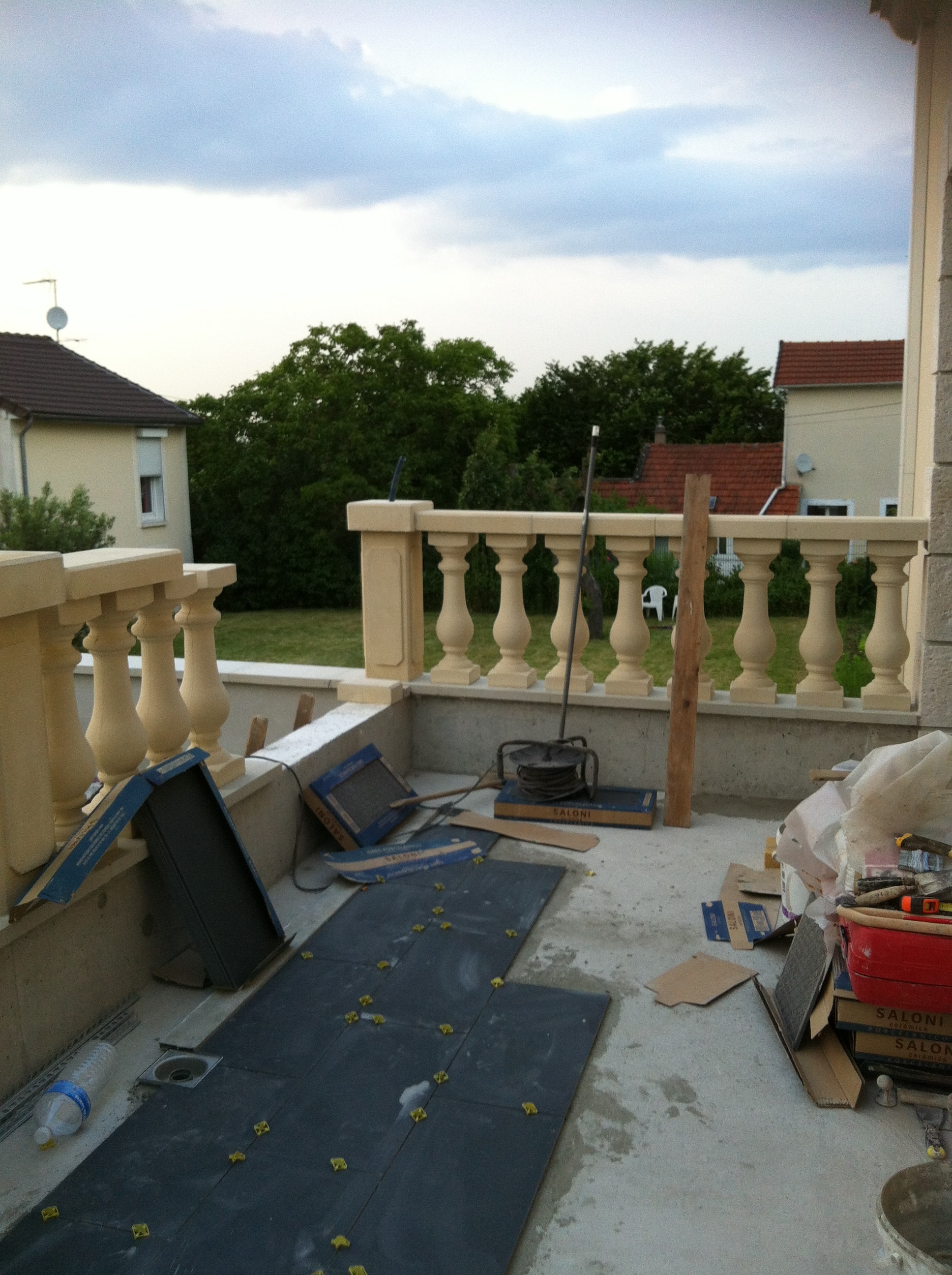 travaux-creation-terrasse-4-agrandissement-balcon-pendant-texas-batiment-min