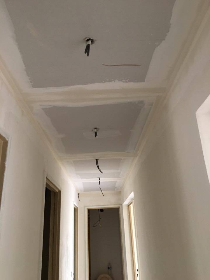 travaux-de-renovation-peinture-bande-enduit-menuiserie-platrerie-villiers-sur-marne-couloir-chambre-cuisine-wc-sdb-1-maghawry-texas-batiment-rge-min
