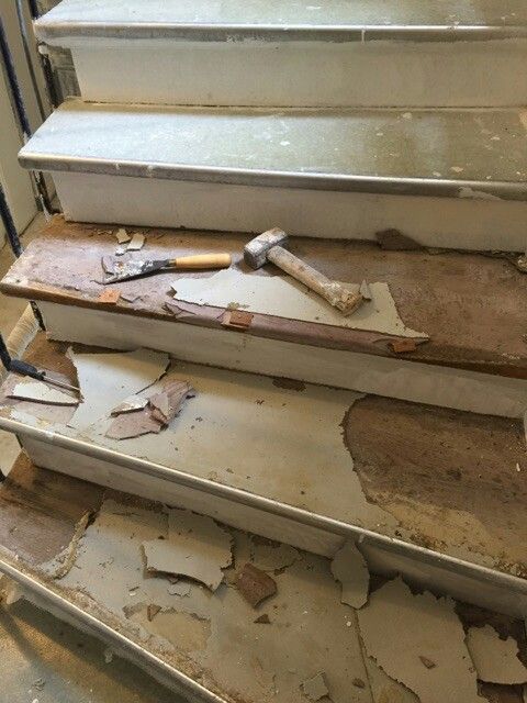 travaux-renovation-3-escalier-bois-peinture-immeuble-texas-batiment-min