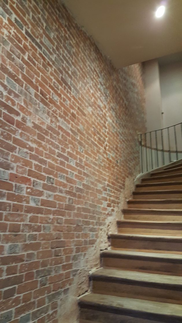 Raviver un mur de briques rouge Texas Bâtiment — free download